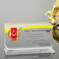 P132 Kristal Cam Plaket 